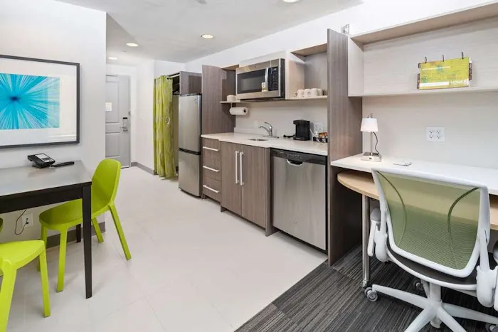 Home2 Suites by Hilton Newark Airport Picture 2