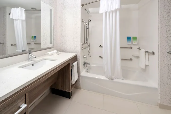 Home2 Suites by Hilton Newark Airport Picture 5