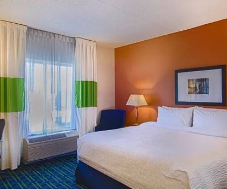 Fairfield Inn & Suites Newark Liberty International Airport