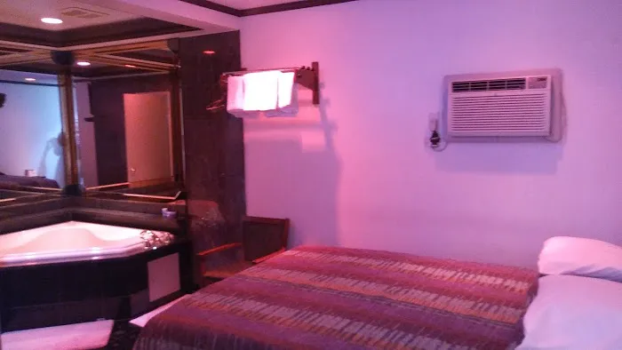 HOLLYWOOD MOTEL Picture 7