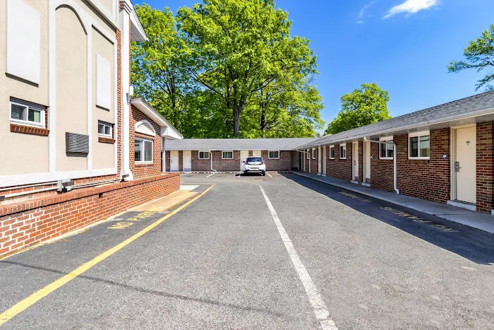 Americas Best Value Inn Avenel Woodbridge Picture 10