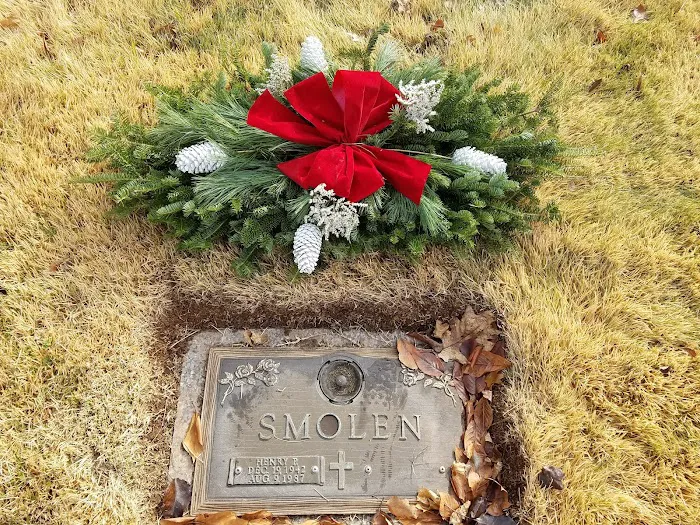 Graceland Memorial Park & Mausoleum Picture 5