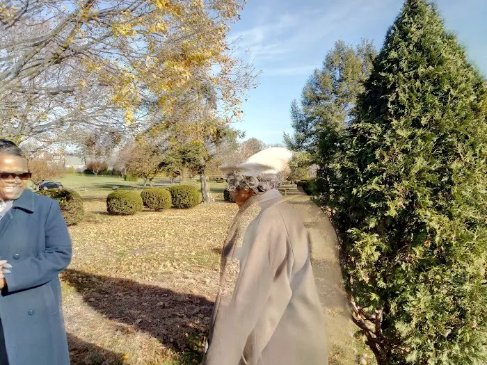 Graceland Memorial Park & Mausoleum Picture 3