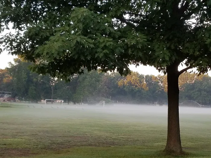 Madison Avenue Park - Greenfield Picture 5
