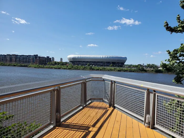 Riverbank Park Picture 3