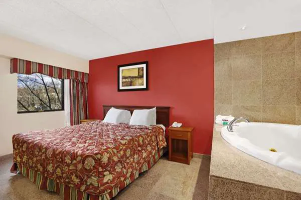 Ramada by Wyndham East Orange Picture 8