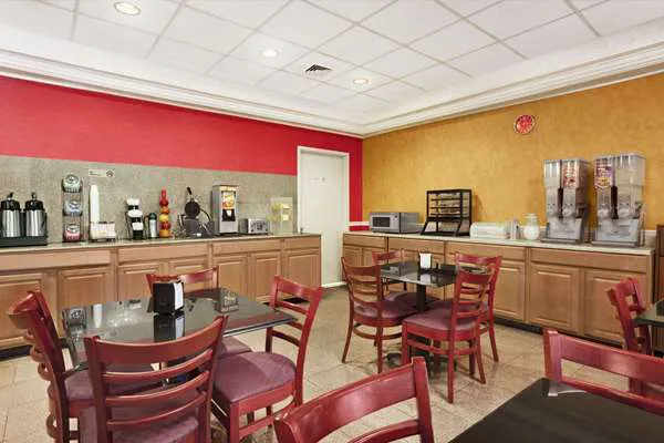 Ramada by Wyndham East Orange Picture 7