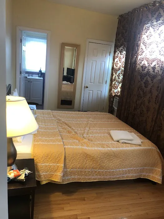 Motel House Picture 4