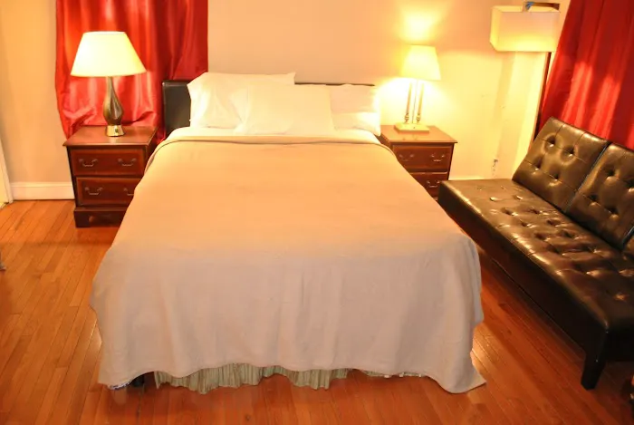Motel House Picture 2