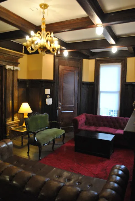 Motel House Picture 3
