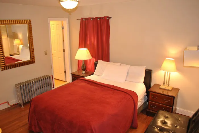 Motel House Picture 1