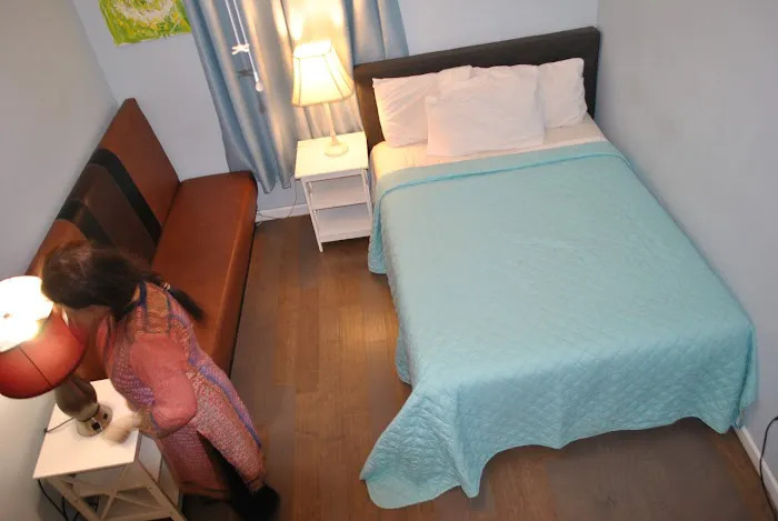 Motel House Picture 7