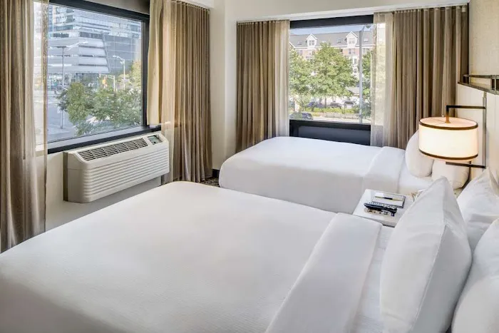 DoubleTree by Hilton Hotel & Suites Jersey City Picture 1