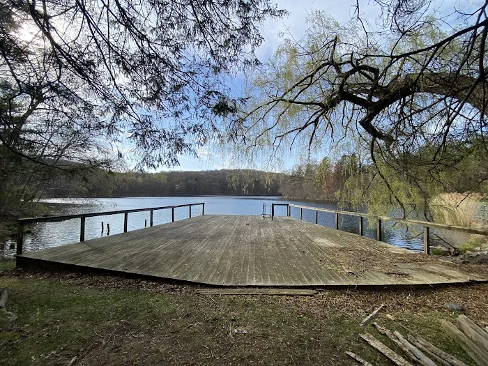 Lake Trail at Skylands Campus Picture 4