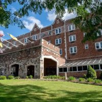 The Albion Summit Hotel ico