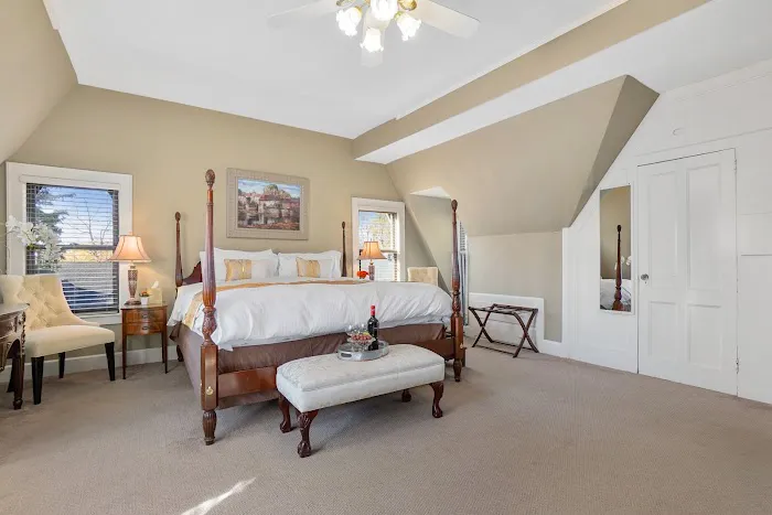 The DeBary Inn Picture 6