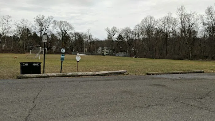 Grove Terrace Park Picture 3