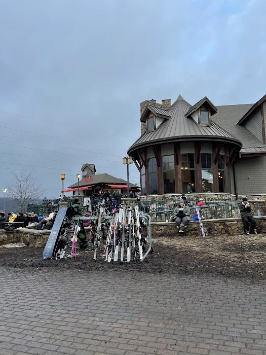 Red Tail Lodge Picture 10