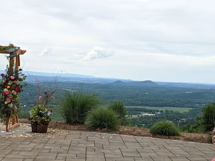 Red Tail Lodge Picture 4