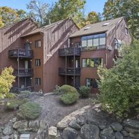 Skylift Lodge Mountain Creek Vernon Airbnb ico