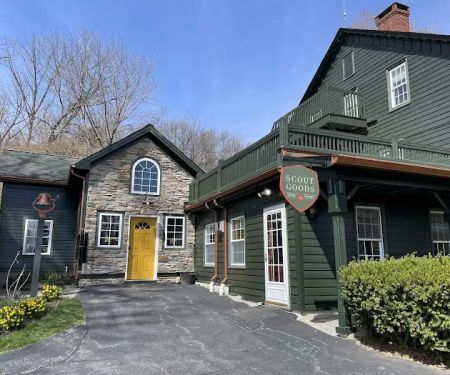 Fox & Bear Lodge