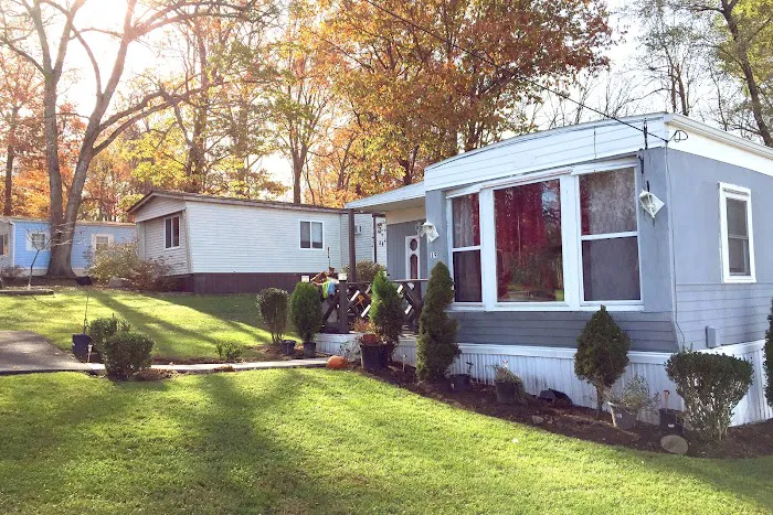Silver Stream Village Manufactured Home Community Picture 9