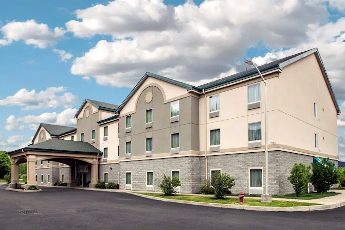 Quality Inn & Suites Fishkill South near I-84 Picture 3