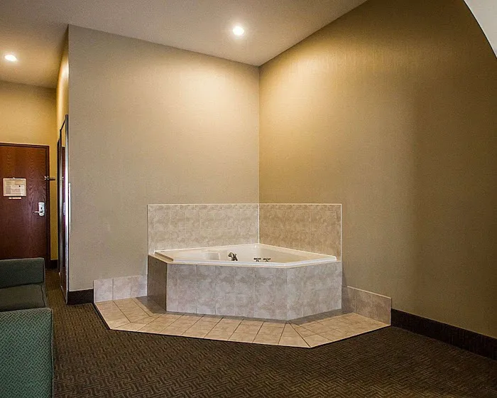 Quality Inn & Suites Fishkill South near I-84 Picture 2