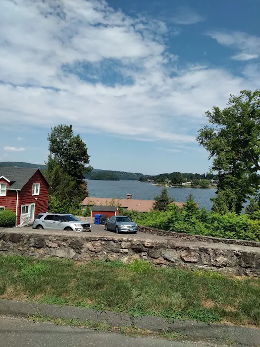 Candlewood Lake Park Picture 3