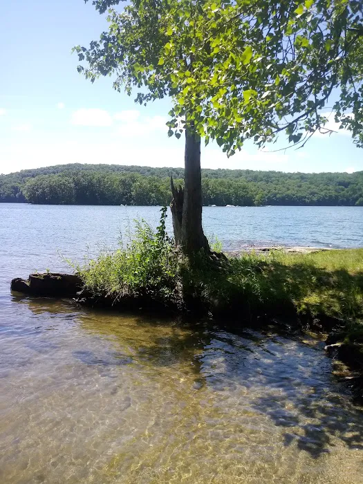 Candlewood Lake Park Picture 9
