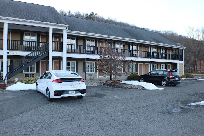 Newbury Inn Hotel Picture 7