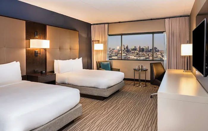 DoubleTree by Hilton Hotel Newark Airport Picture 10