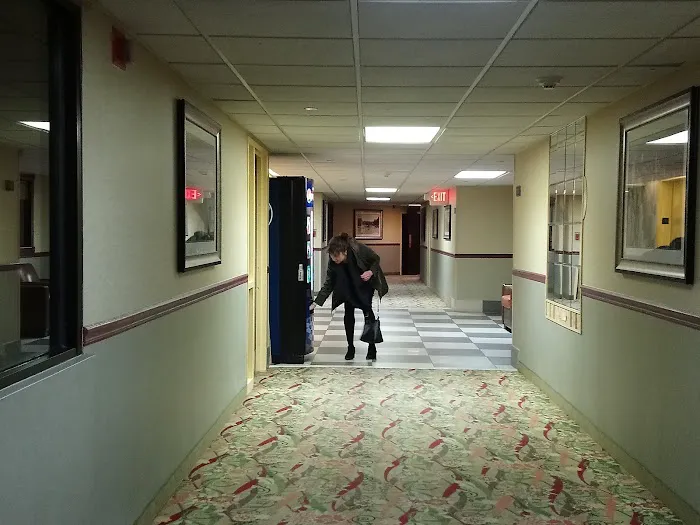 Howard Johnson by Wyndham Newark Airport Picture 9