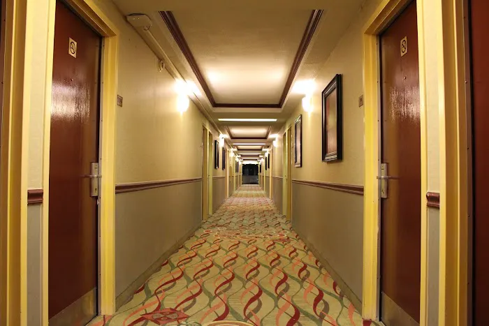 Howard Johnson by Wyndham Newark Airport Picture 8