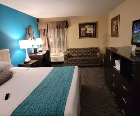Howard Johnson by Wyndham Newark Airport