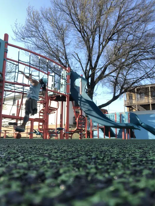 Hennesey Street Park Picture 3