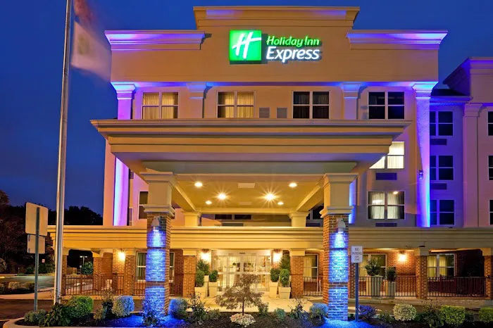 Holiday Inn Express & Suites Woodbridge by IHG Picture 4