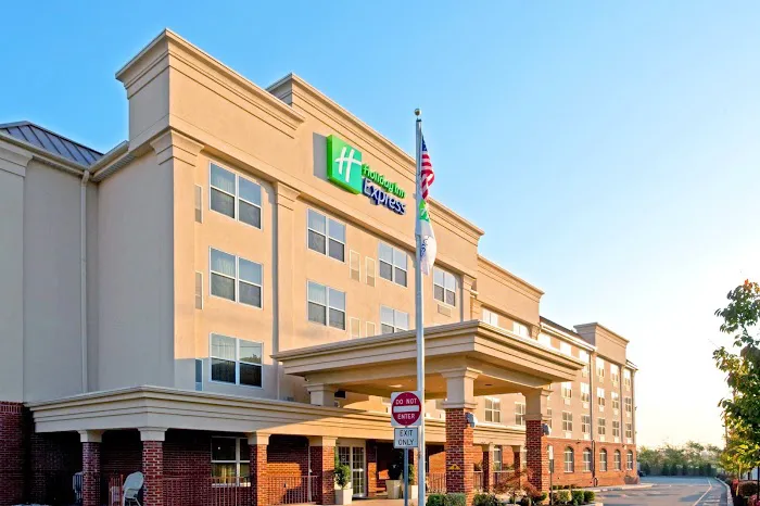 Holiday Inn Express & Suites Woodbridge by IHG Picture 9