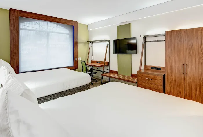 Holiday Inn Express & Suites Woodbridge by IHG Picture 8