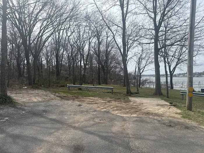 Tottenville Shore Park Picture 3