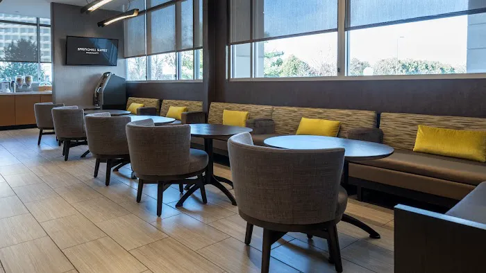 SpringHill Suites Woodbridge Picture 7