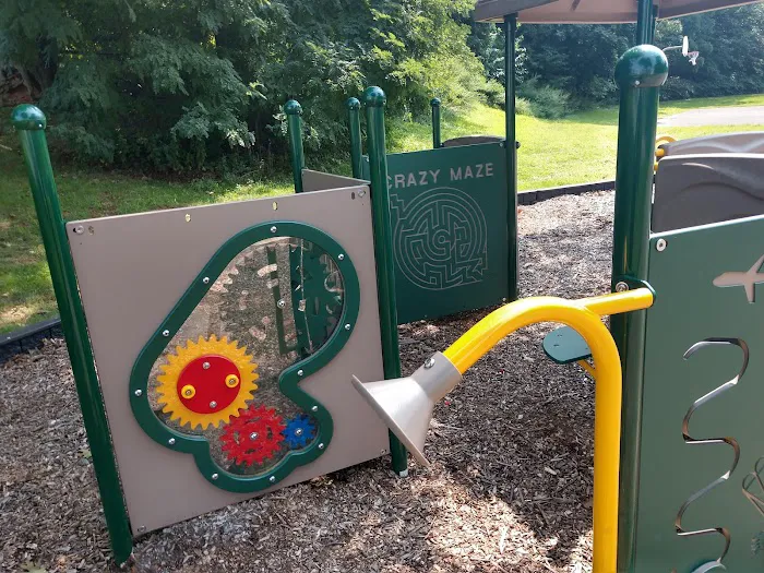 Long Hill Park Picture 7