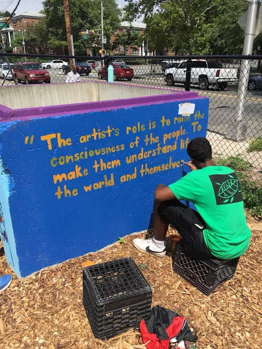 Lincoln Park Community Garden Picture 5