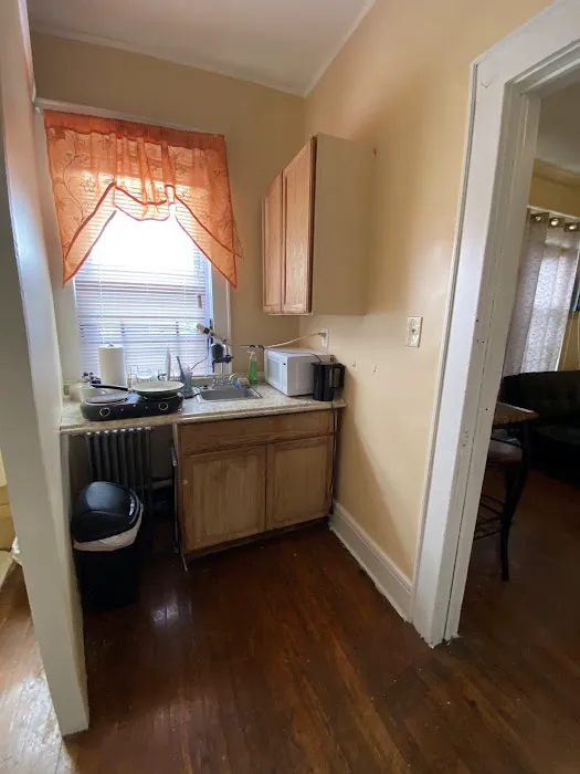 One Bedroom Apartment Near Airport Picture 6