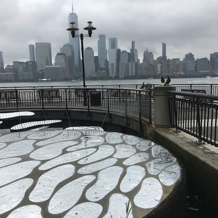 Hudson River Waterfront Walkway Picture 1