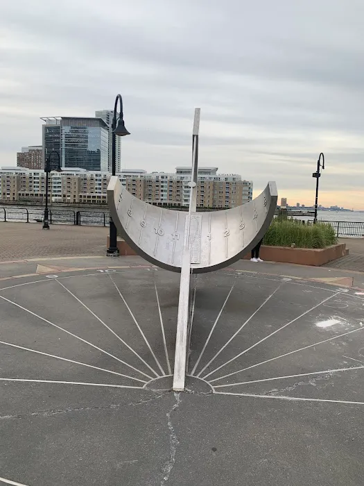 Sun Dial - Hyatt Regency Jersey City Picture 2