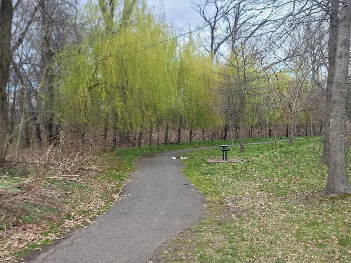 Meisel Avenue Park Picture 10