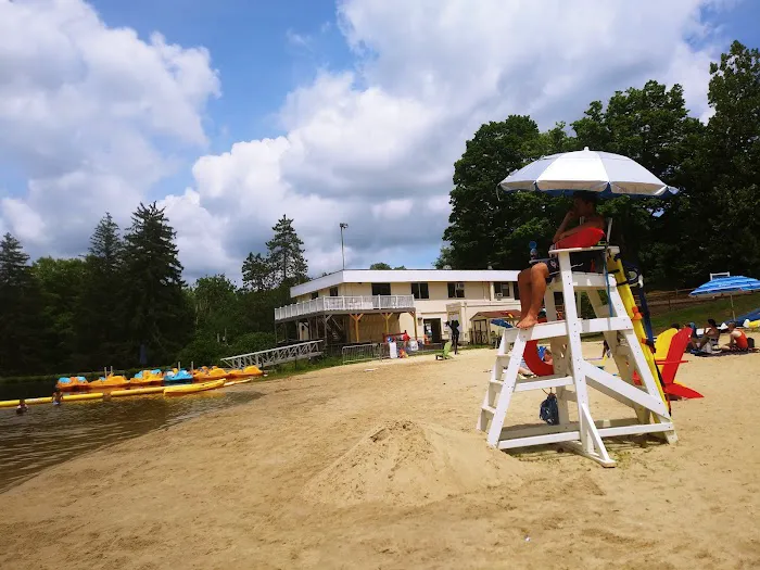 Sunrise Lake Beach Club Picture 2