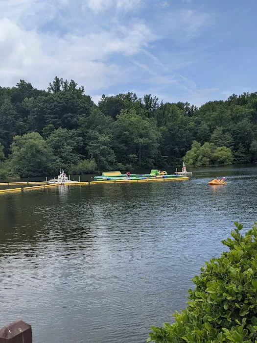 Sunrise Lake Beach Club Picture 5