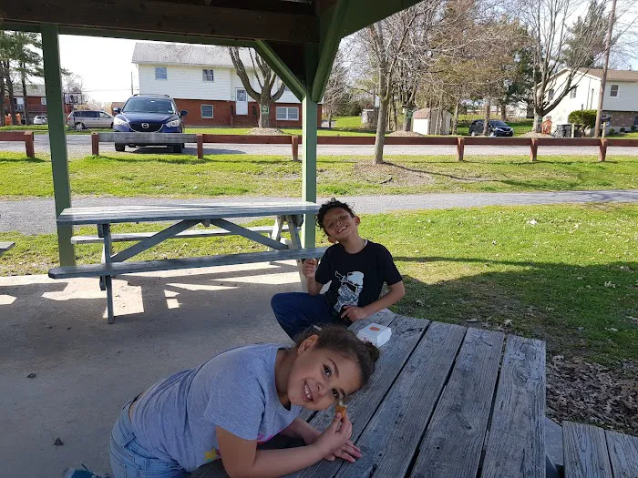 Pine Island Park Picture 9